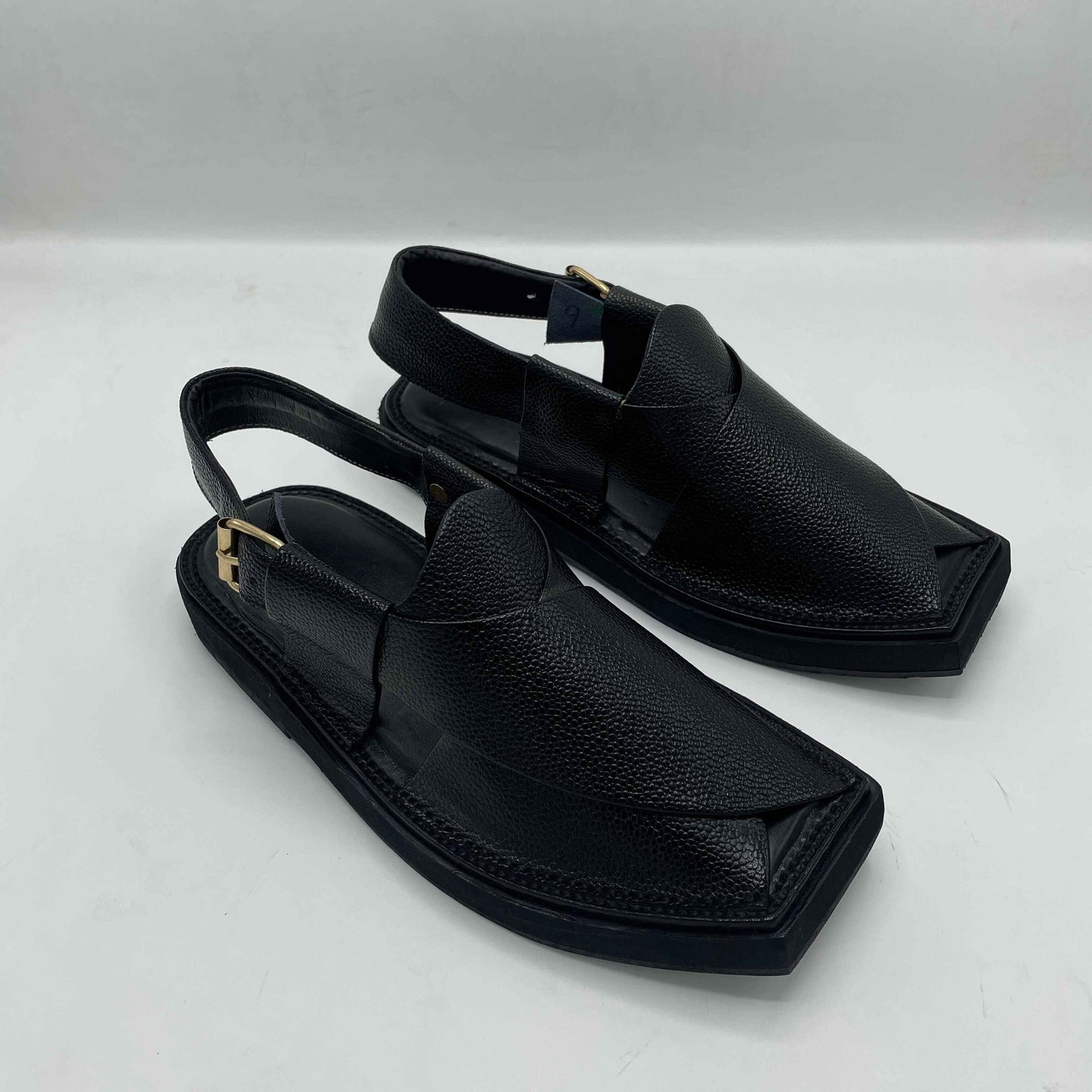 Kaptan Black Dotted Peshawari Chappals